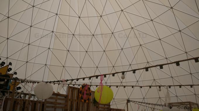 ポリ塩化ビニール上塗を施してあるポリエステル生地が付いている明確な屋根浜の避難所の測地線ドームのテント