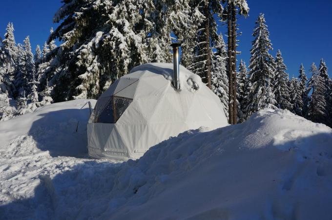 Snowproofの冬リゾートのGeoのドームのテントのイグルーのキャンプ テント200 Kg/Sqm