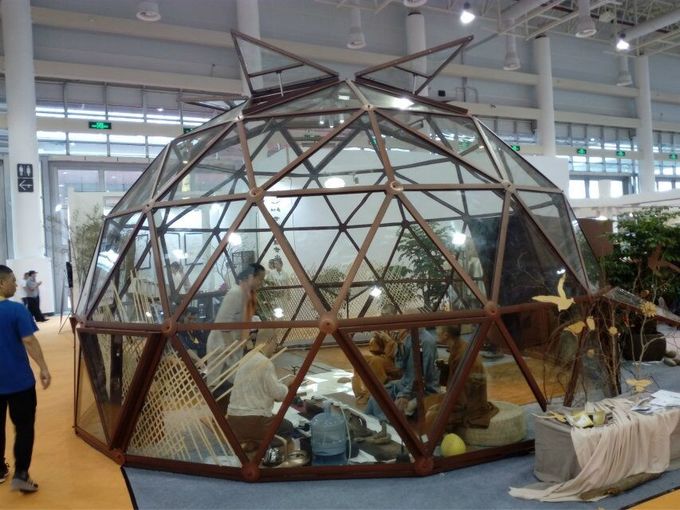 イグルー フレームが付いている屋外の半分球のGlamingのガラス測地線ドームのテント